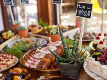 Ilustracja artykułu: Szybkie desery bez pieczenia dla zabieganych kobiet: sprawdzone przepisy i warianty fit oraz owocowe