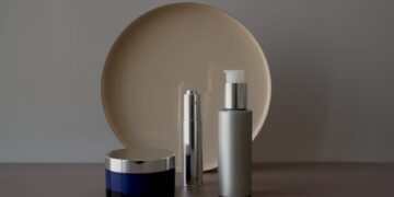 Ilustracja artykułu: Najczęstsze błędy w codziennej pielęgnacji skóry i jak je poprawić, by zobaczyć efekty