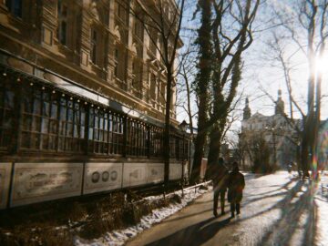 Ilustracja artykułu: Jak zarezerwować wycieczkę po Krakowie: Stare Miasto, Wawel, śladami Jana Pawła II i przejazd...