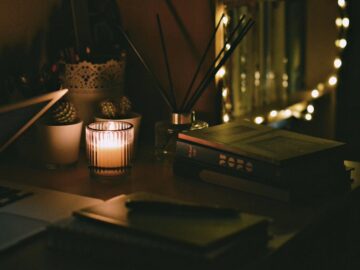 Ilustracja artykułu: Małe nawyki, które realnie poprawiają jakość życia: 15 mikro-zmian na spokój i równowagę