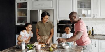 Ilustracja artykułu: Szybkie obiady dla całej rodziny bez nudy: 15 sprawdzonych pomysłów na kilka dni do przodu